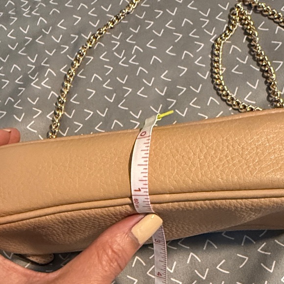 Coach Beige Crossbody Bag with Gold Chain - Picture 4 of 7